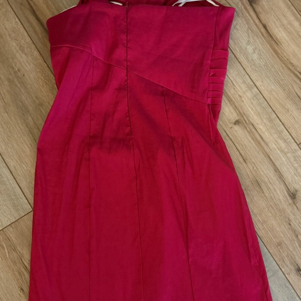 Red Dress - Picture 2 of 3